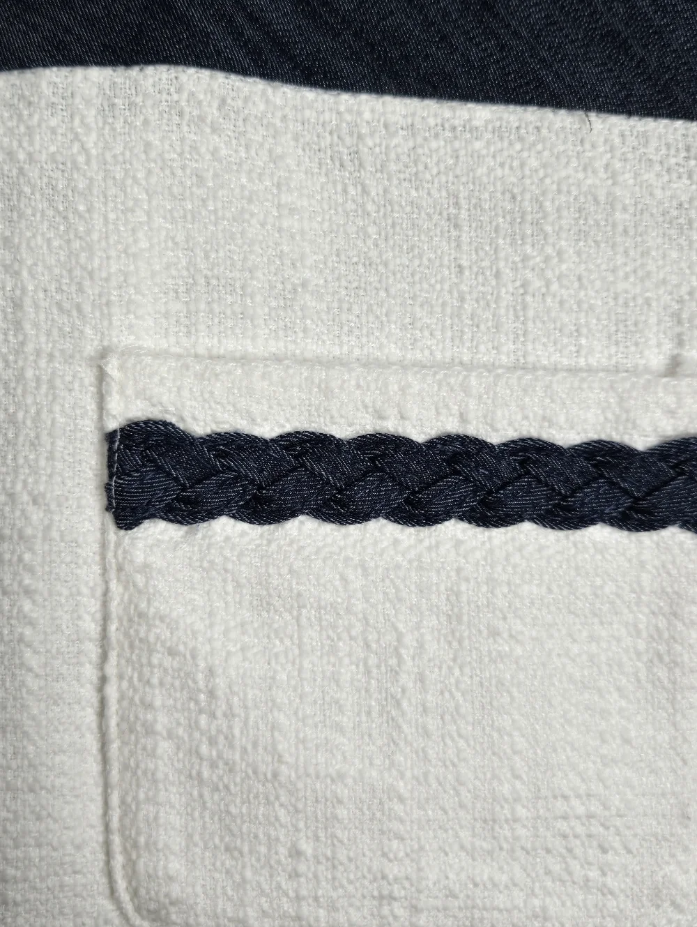 Karl Lagerfeld White Tweed Skirt, Size 14 - Picture 4 of 6